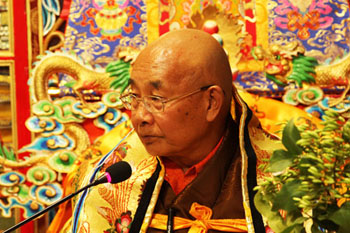 Eminent Tibetan monk offers courses in Beijing