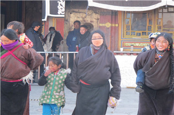 Lhasa celebrates festival of women’s protector