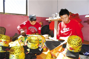 Folk handicraft increases Tibetans’ incomes