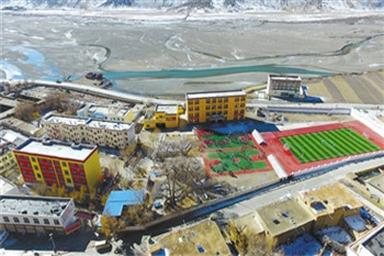 Educational environment becomes better in Tibet