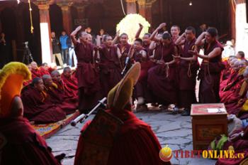 10 monks awarded highest Tibetan Buddhism degree