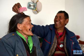 Elders taken care of at nursing homes in Tibet