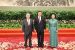 May 15, 2017 -- President Xi Jinping and his wife Peng Liyuan welcome UN Secretary-General Antonio Guterres before a banquet for the Belt and Road Forum for International Cooperation in Beijing, May 14, 2017. (Photo/Xinhua)