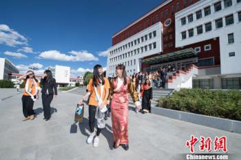 Hong Kong youth delegation visits Tibet