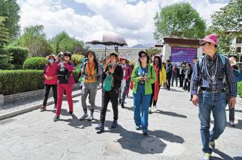 Tibet Tourism maintains good momentum