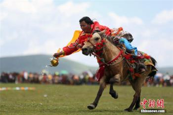 Khampas showcase horse riding skills