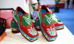 Sept.15,2017--Photo shows the exquisite Tibetan boots.