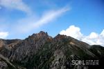 Oct. 16, 2017 -- Photo shows scenery of the Que`er Mountain located in Dege County of Garze Autonomous Prefecture in southwest China`s Sichuan Province and whose name means `mountains that even eagles can`t fly over` in Tibetan. Its main peak is 6,168 meters, dividing the Jinsha River and the Yalong River. [Photo/scol.com.cn]