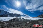 Nov.8,2017-- The photo taken on November 6, 2017 shows Lhodui peak, a snow mountain 6,010 meters above sea level in Tibet Autonomous Region. (Photo: China News Service/ He Penglei)