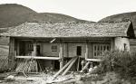Dec. 12, 2017 -- Wood-fronted house under construction 1995. [Photo by Bruce Connolly/chinadaily.com.cn]