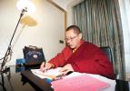 Jan. 22, 2018 -- Dawa Tsering, a member of the Tibetan People`s Political Consultative Conference, who is from Lhoka City, is refining his proposals, January 21. [China Tibet News/Lizhou, Tsewang]