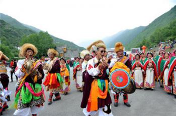 The “Maer” circle dance in southwest China