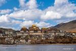 Mar. 20, 2018 -- Photo taken on March 15, 2018 shows Songzanlin Monastery in Shangri-la City of Diqing Tibetan Autonomous Prefecture, southwest China`s Yunnan Province. (Xinhua/Hu Chao)
