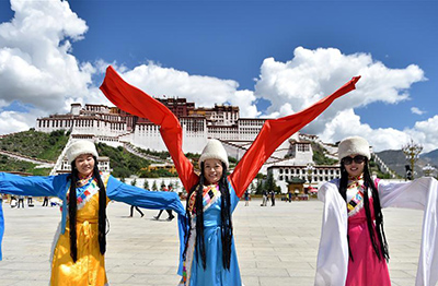 Tibet’s tourism revenue reaches 12.5 billion yuan in H1