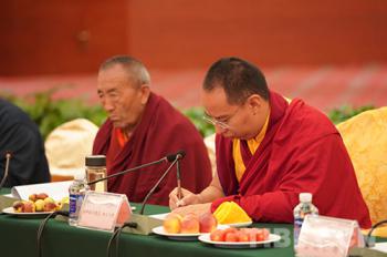 Panchen Lama makes requests of religious community representatives