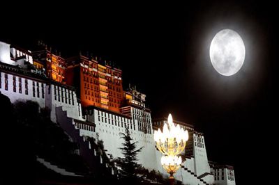 First supermoon of 2019 seen in Lhasa