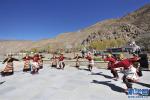 Apr. 24, 2019 -- Photo taken on April 19, 2019 shows actors from a Tibetan folklore group practice for an upcoming performance. (Xinhua/Jigme Dorje)