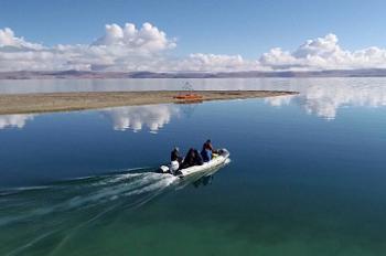 Chinese scientists start sample collection at Lake Namtso