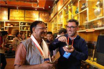 Overseas media delegates visit Tibetan village