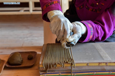 Traditional Tibetan incense making