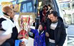 Dec.25,2019 -- Local people welcome relocated new villagers in Konggar County, southwest China`s Tibet Autonomous Region on Dec. 23, 2019. A total of 2,900 residents from three villages of Shuanghu County, have recently left their hometown with an average altitude of 5,000 meters above sea level and travelled nearly 1,000 kilometers to resettle in Konggar County, which, at a relatively low altitude, is located to the south bank of the Yarlung Zangbo River in southern Tibet. (Xinhua/Chogo)