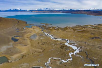 Scenery of Puma Yumco Lake in Tibet