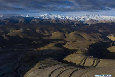 Sunrise scenery at Mount Qomolangma in Tibet