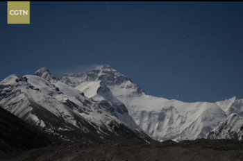 Into Tibet 2020: Starry sky over Mount Qomolangma