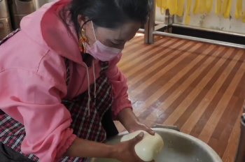 Yak cheese helps Tibetan locals shake off poverty