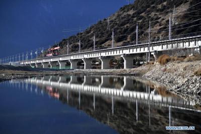 Track-laying work completed for railway in China’s Tibet