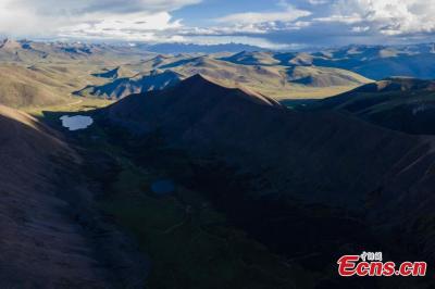 Magnificent scenery of Sijinlacuo Lake in Tibet