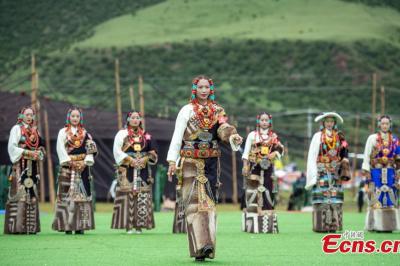 Herders show their costumes, talents at competition in Tibet