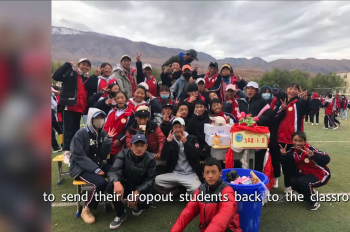 Volunteer teacher leads students in China's Tibet out of poverty