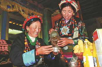 Tibetans cheer for the Year of the Water Tiger