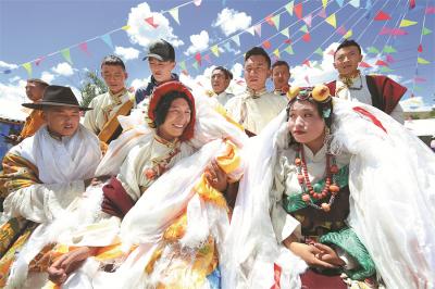 Celebrating joy with traditional Tibetan culture