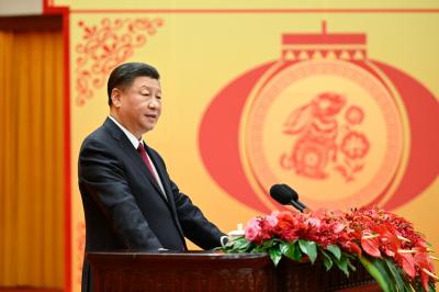 Xi urges hard work for bright future