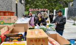 People buy fruit and vegetable at Yumai Township in Shannan City, southwest China`s Tibet Autonomous Region, June 10, 2023.  (Xinhua/Jigme Dorji)