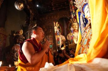 Buddhist leader arrives in Lhasa for religious rites