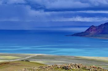 Scenery of Zhari Namco Lake in Ali, Tibet