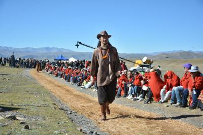 Traditional fashion meets modern design in Tibet