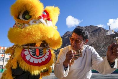 Inheritor of Xobando lion dance art passes on spirit of ethnic unity in Xizang
