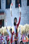 A performance is staged to celebrate the 7th Chinese Farmers` Harvest Festival in Shannan City, southwest China`s Xizang Autonomous Region, Sept. 22, 2024. (Photo/China News Service)